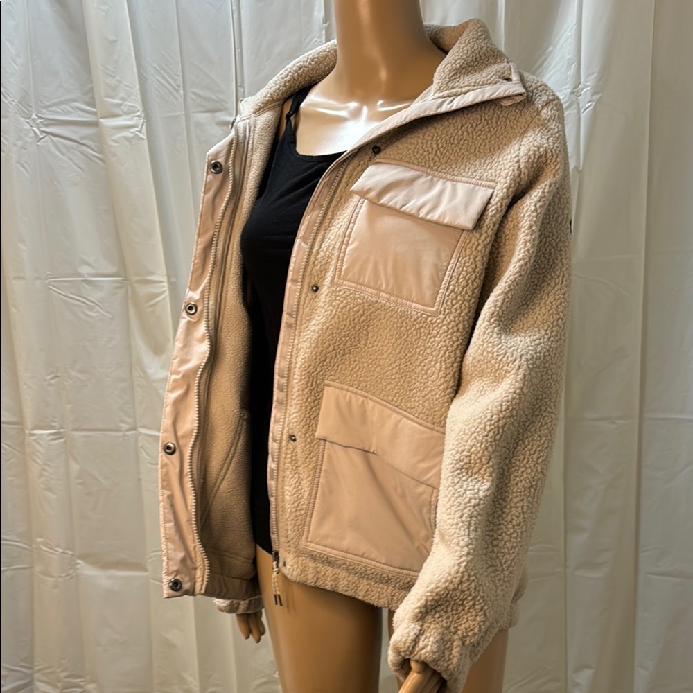Vuori Women's XS Cream Utility Sherpa Jacket